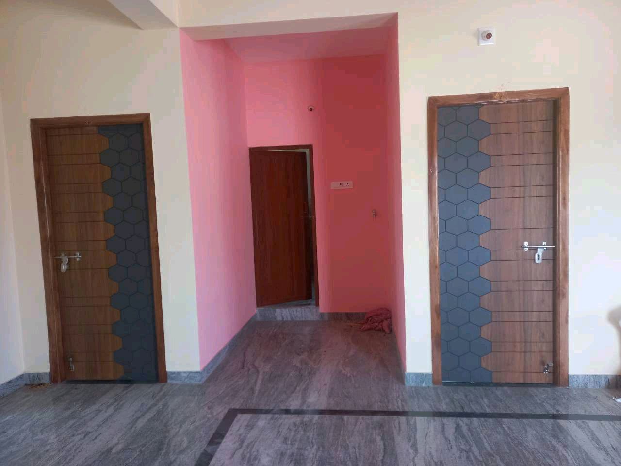 2 BHK Rent - ( Only Vegetarian ) photo 2