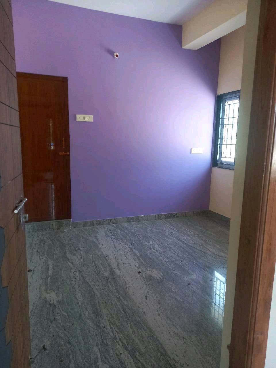 2 BHK Rent - ( Only Vegetarian ) photo 4
