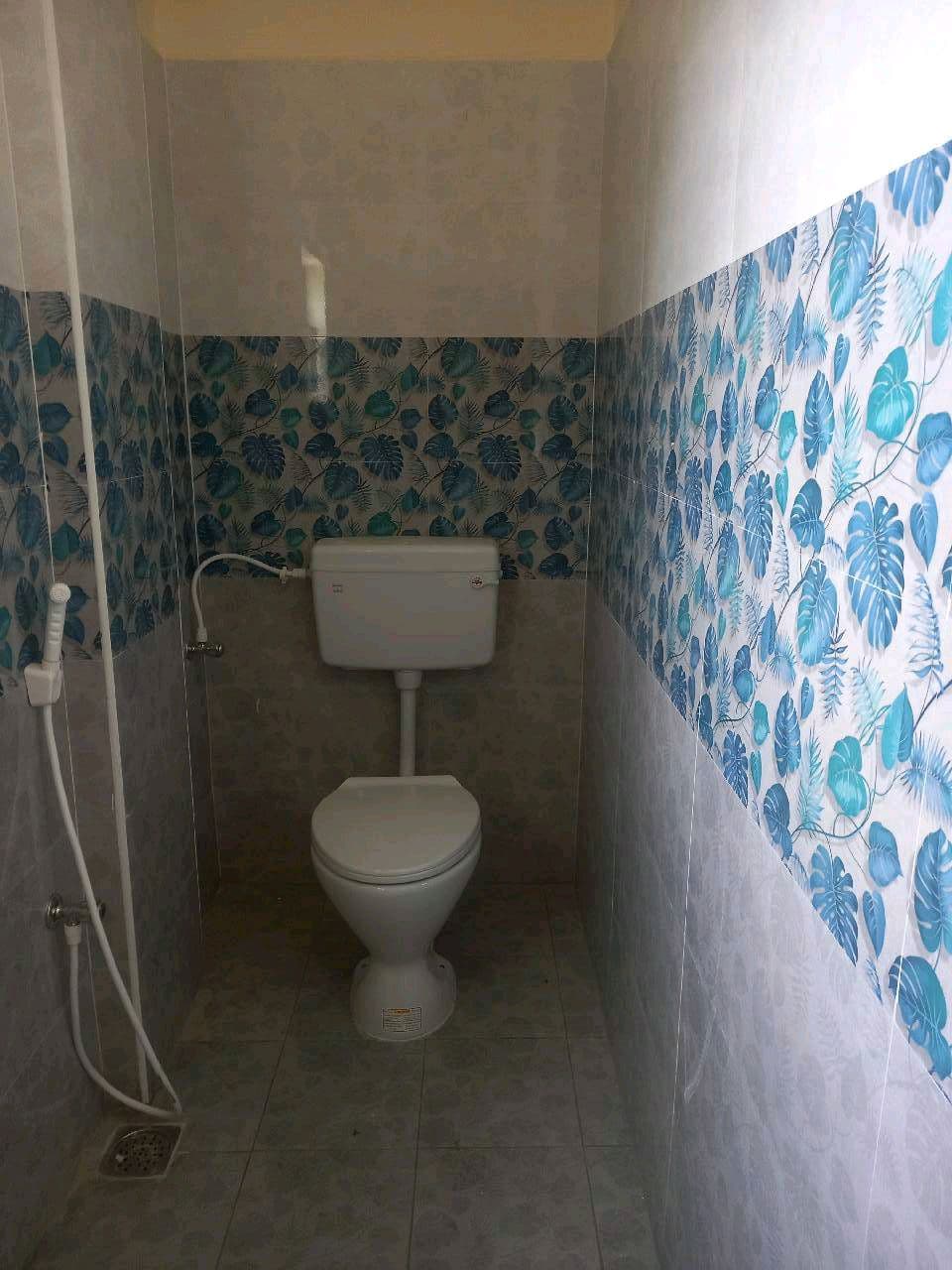 2 BHK Rent - ( Only Vegetarian ) photo 5